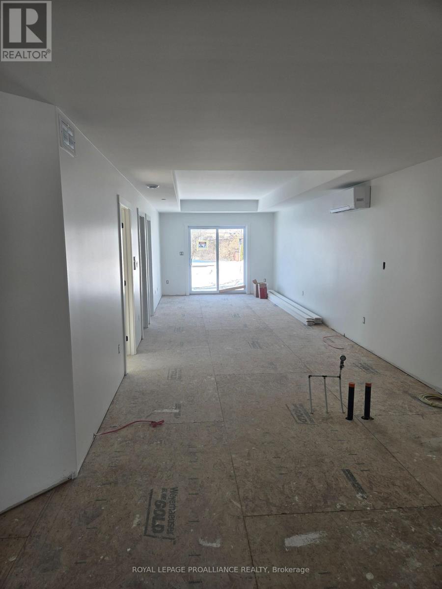 1 - 92 Lywood Street, Belleville (Thurlow Ward), Ontario  K0K 1K0 - Photo 6 - X12776240