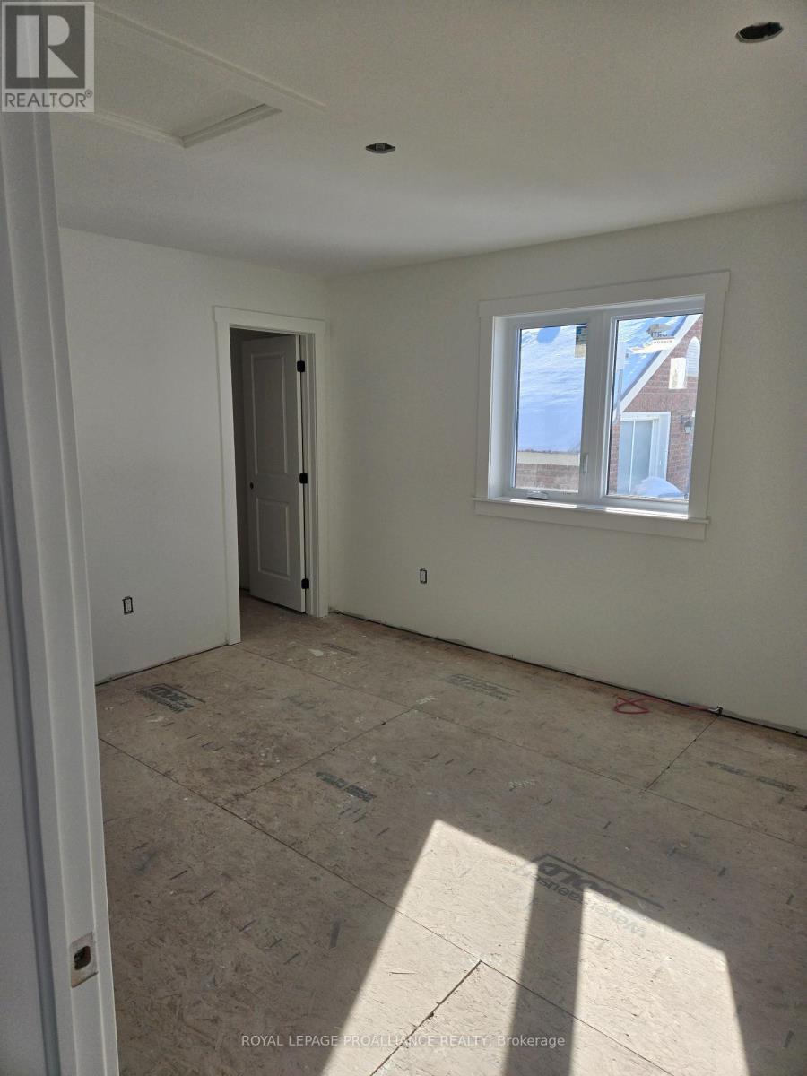 1 - 92 Lywood Street, Belleville (Thurlow Ward), Ontario  K0K 1K0 - Photo 8 - X12776240