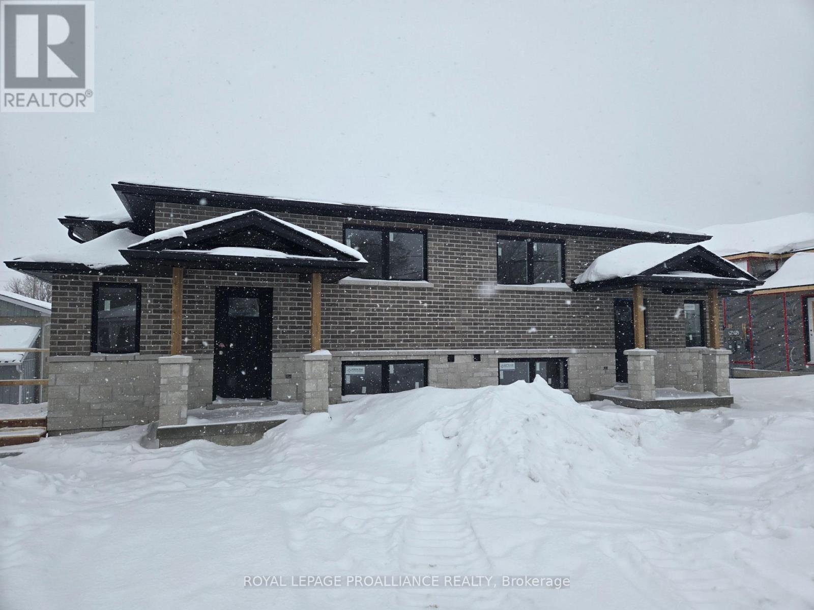 3 - 92 Lywood Street, Belleville (Thurlow Ward), Ontario  K0K 1K0 - Photo 1 - X12776268