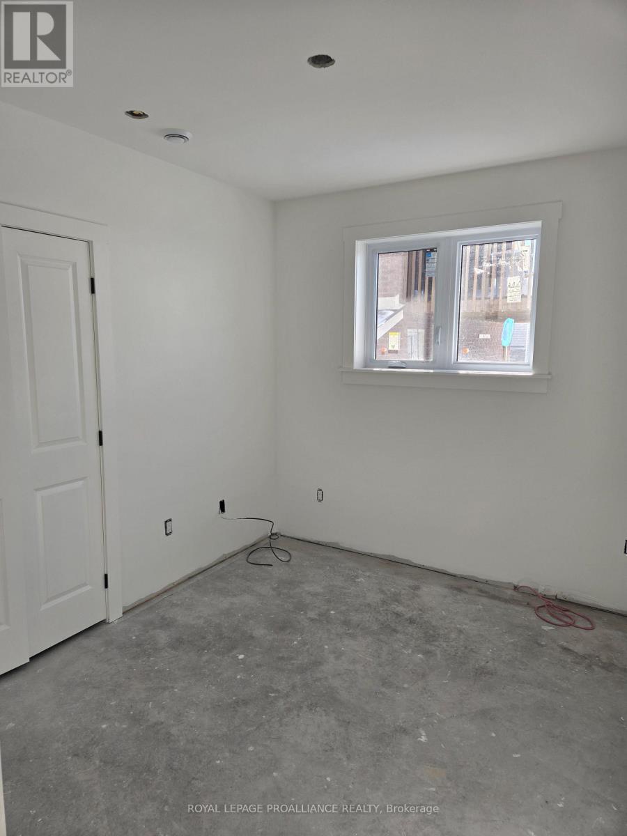 3 - 92 Lywood Street, Belleville (Thurlow Ward), Ontario  K0K 1K0 - Photo 11 - X12776268