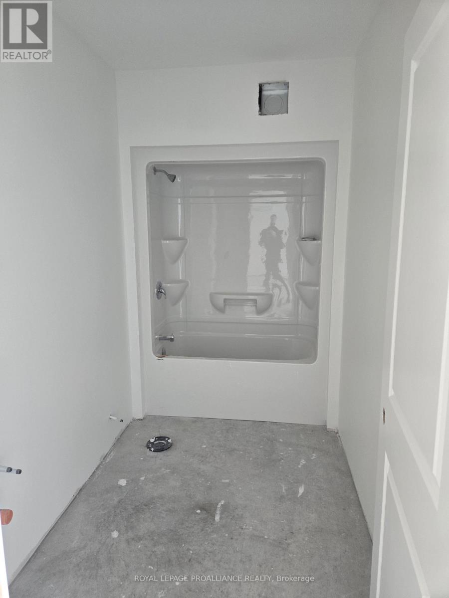 3 - 92 Lywood Street, Belleville (Thurlow Ward), Ontario  K0K 1K0 - Photo 14 - X12776268