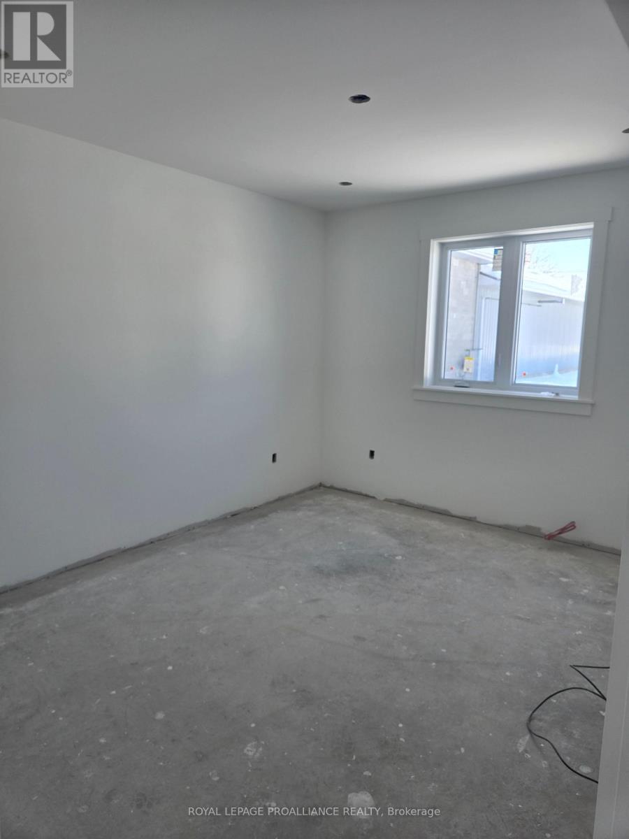 3 - 92 Lywood Street, Belleville (Thurlow Ward), Ontario  K0K 1K0 - Photo 15 - X12776268