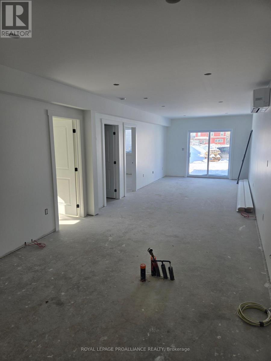 3 - 92 Lywood Street, Belleville (Thurlow Ward), Ontario  K0K 1K0 - Photo 8 - X12776268