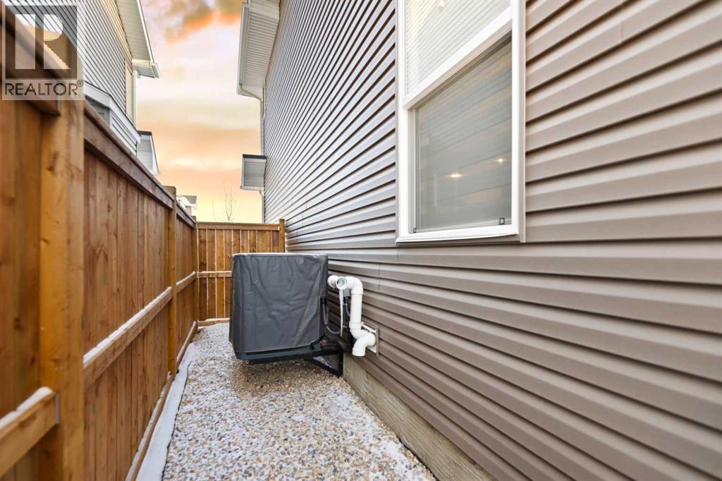 149 Dawson Circle, Chestermere, Alberta  T1X 2R4 - Photo 4 - A2279352