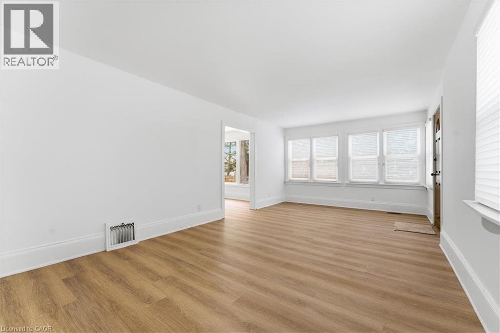 26 Chestnut Street, Fonthill, Ontario  L3E 0K3 - Photo 8 - 40804286