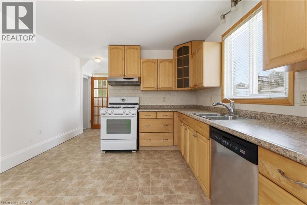 26 Chestnut Street, Fonthill, Ontario  L3E 0K3 - Photo 15 - 40804286