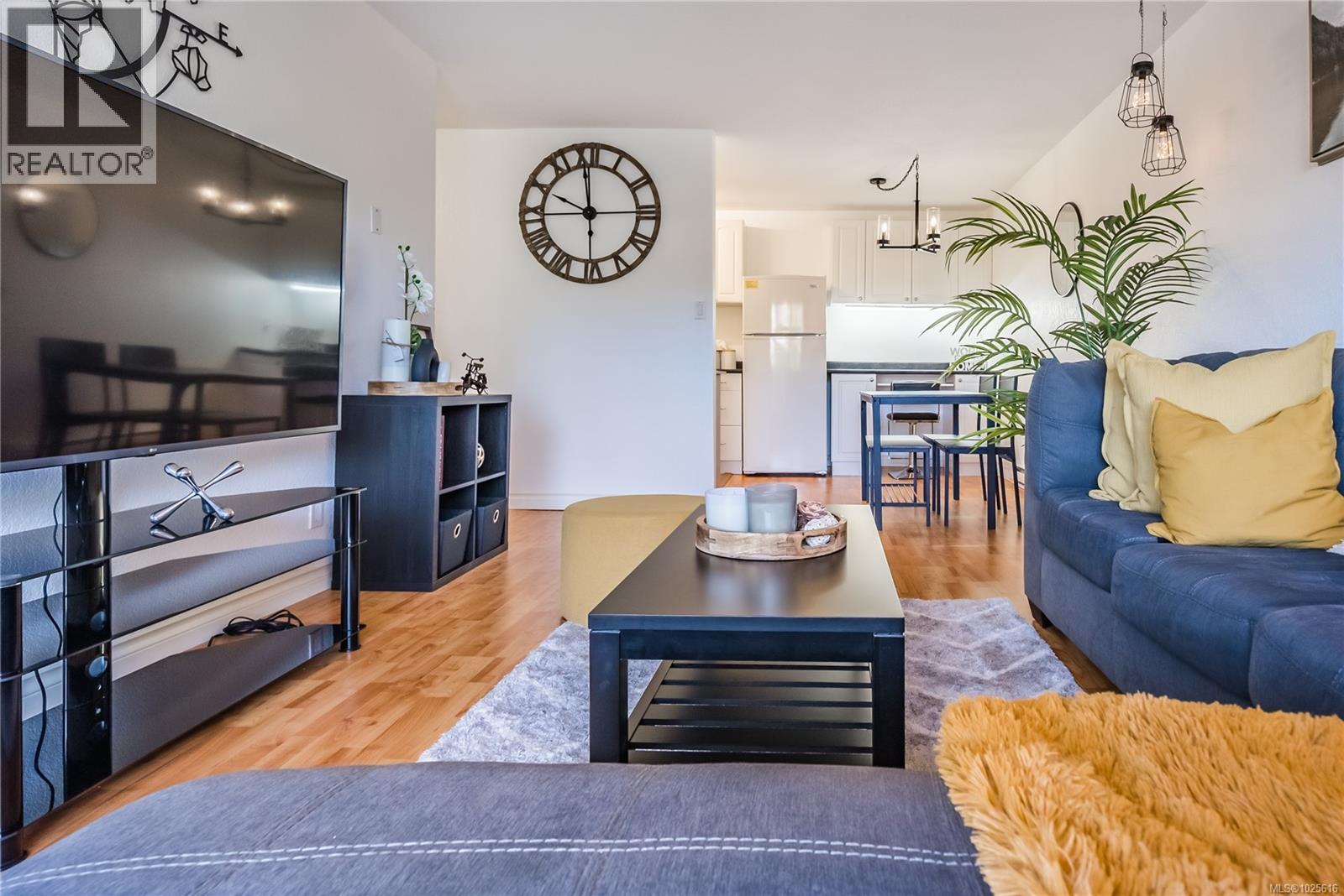 208 1600 Dufferin Cres, Nanaimo, British Columbia  V9S 5N2 - Photo 1 - 1025616