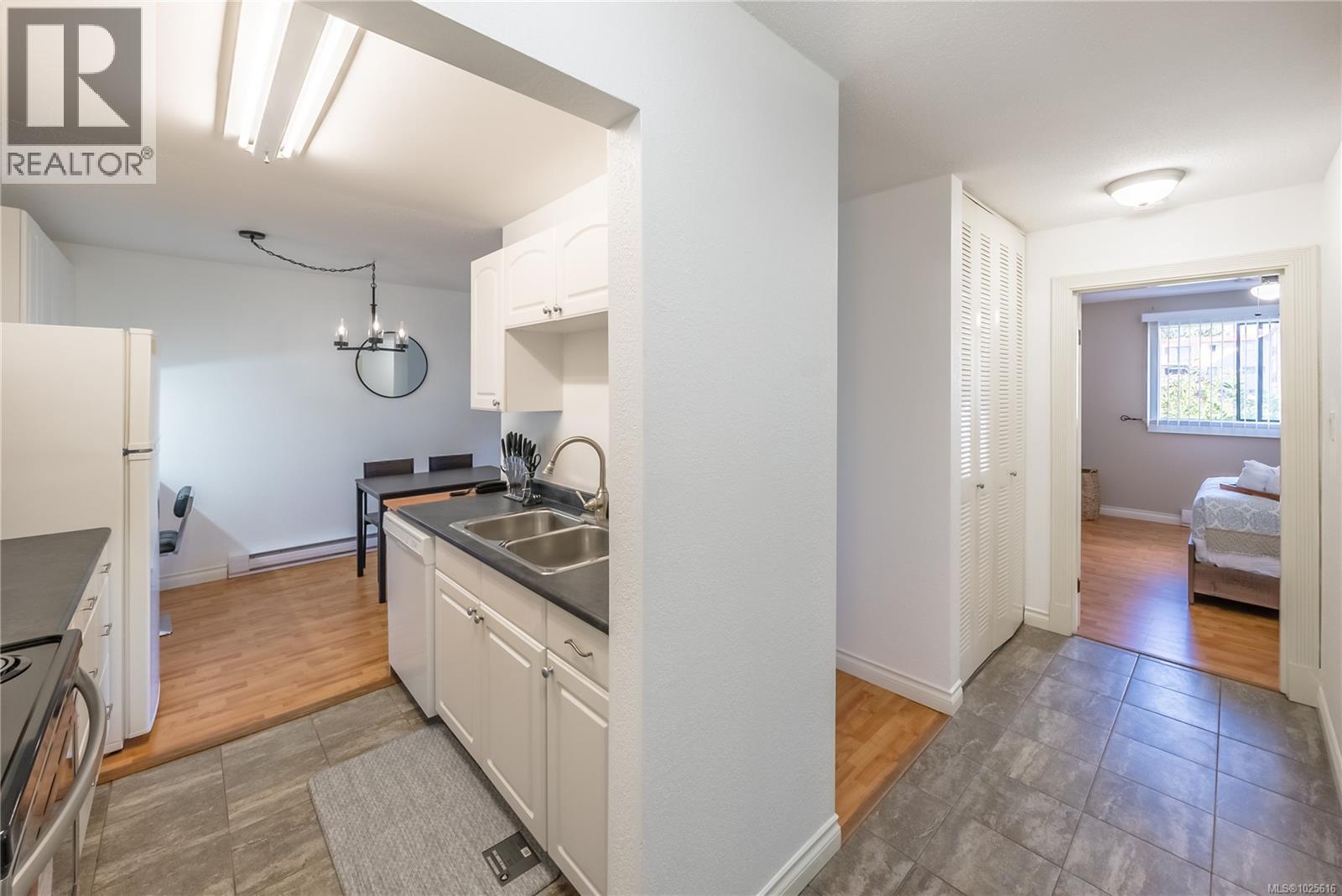 208 1600 Dufferin Cres, Nanaimo, British Columbia  V9S 5N2 - Photo 4 - 1025616