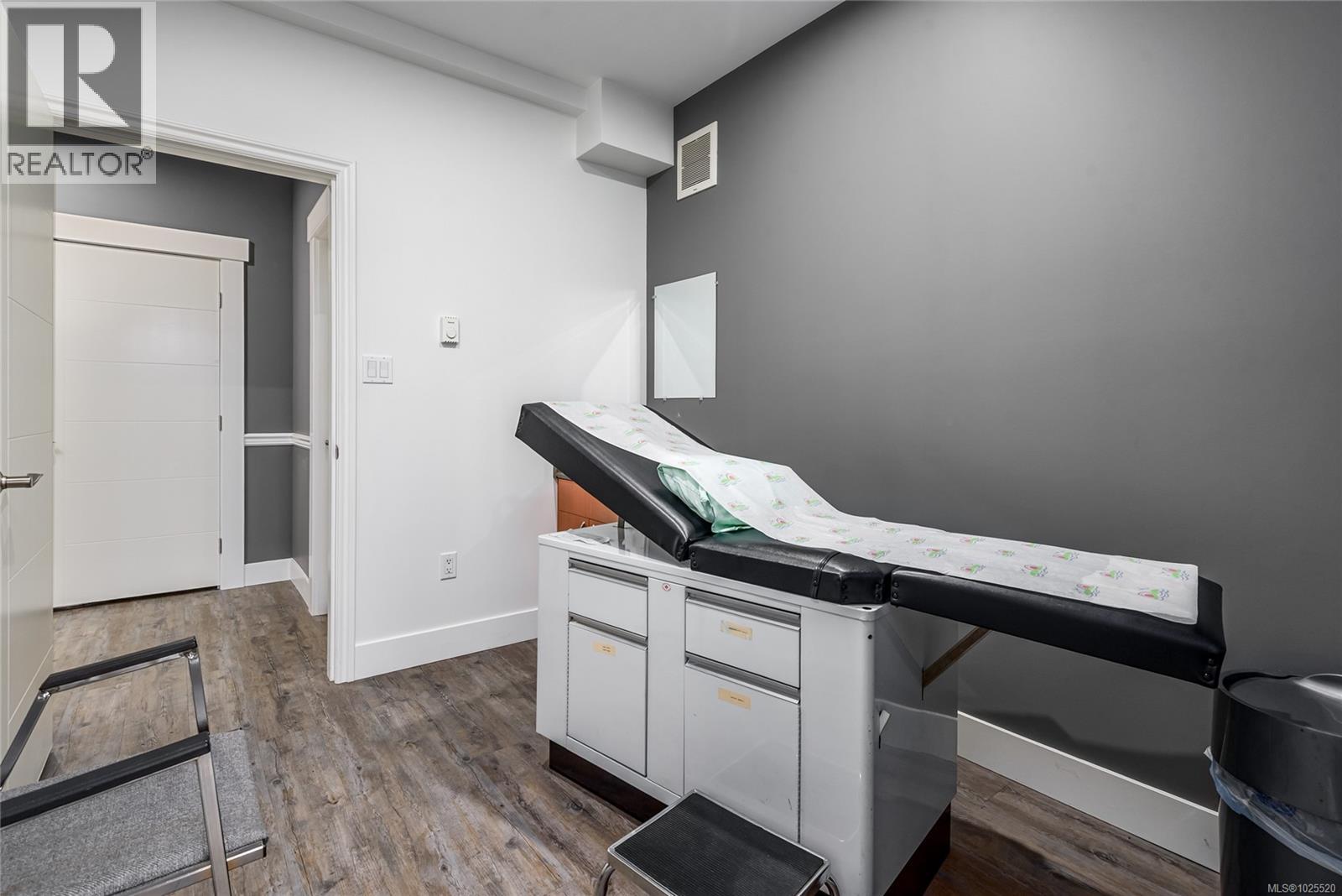 203 1819 Beaufort Ave, Comox, British Columbia  V9M 1R9 - Photo 15 - 1025520