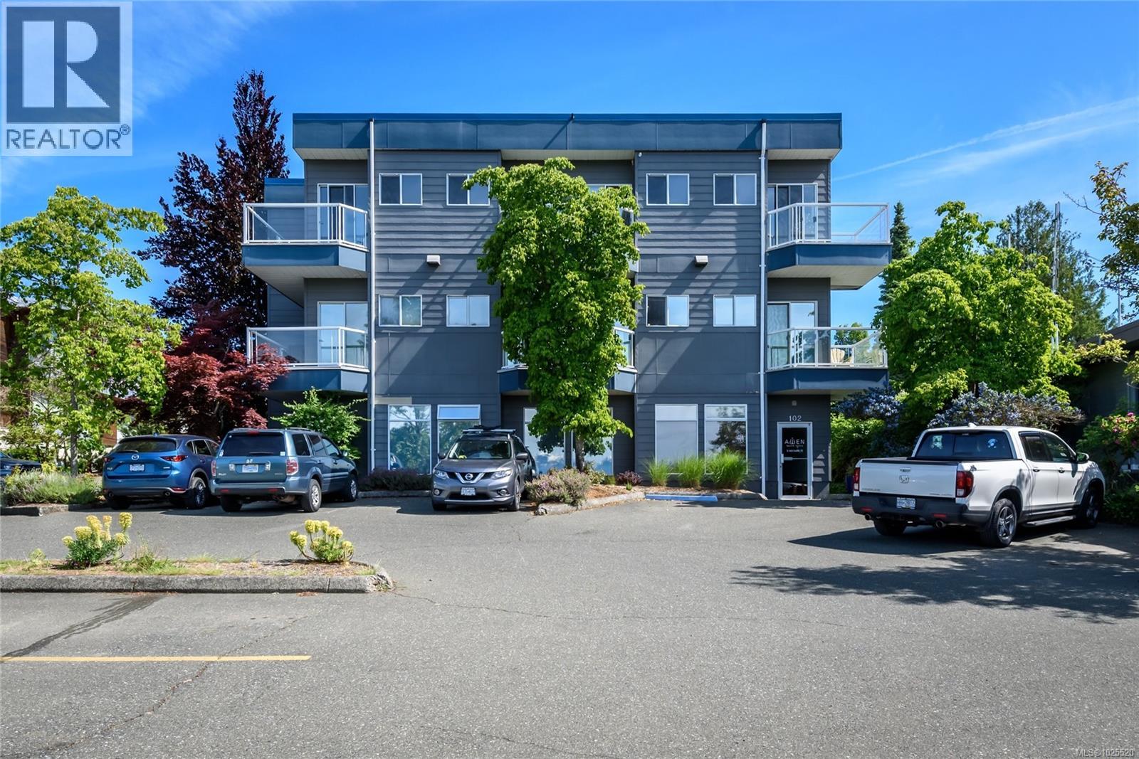 203 1819 Beaufort Ave, Comox, British Columbia  V9M 1R9 - Photo 2 - 1025520