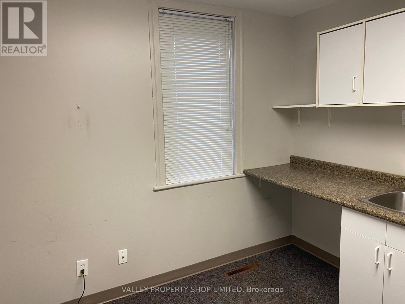 1051 Pembroke Street, Pembroke, Ontario  K8A 5R3 - Photo 7 - X12776202