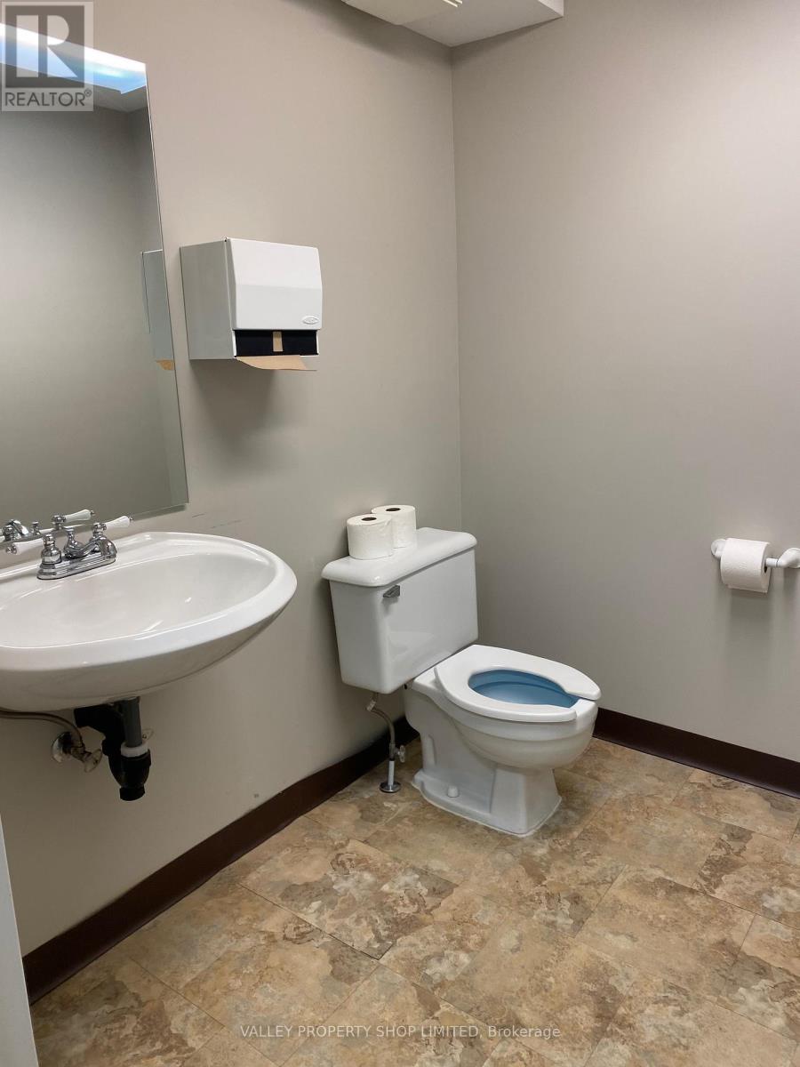 1051 Pembroke Street, Pembroke, Ontario  K8A 5R3 - Photo 8 - X12776202