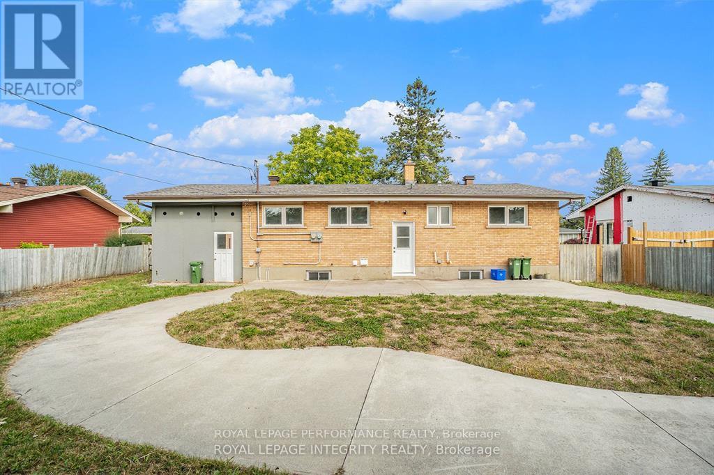 26-B Majestic Drive, Ottawa, Ontario  K2G 1C7 - Photo 19 - X12776134