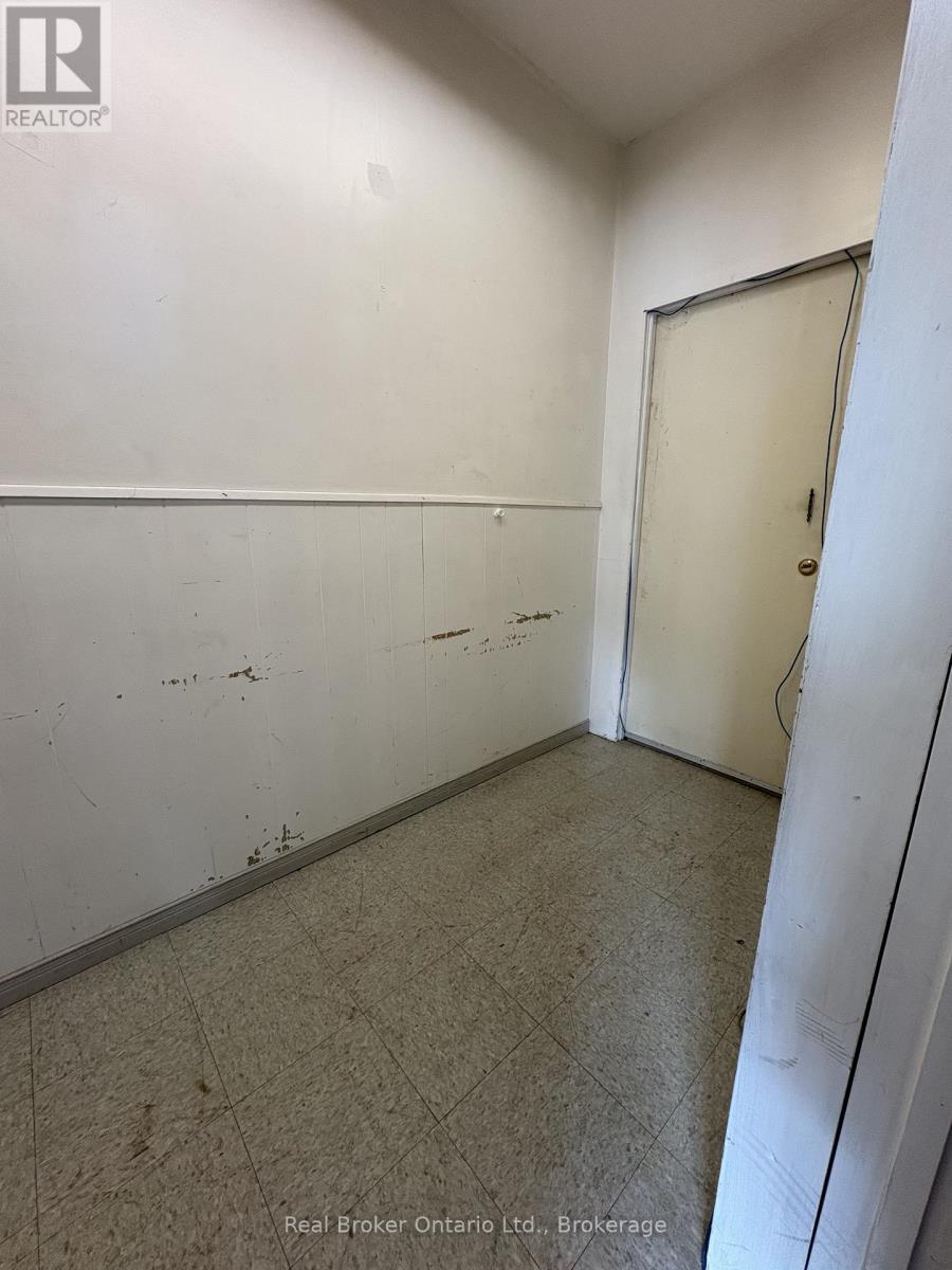 4506 Ontario Street, Lincoln (Beamsville), Ontario  L3J 0A9 - Photo 16 - X12776116