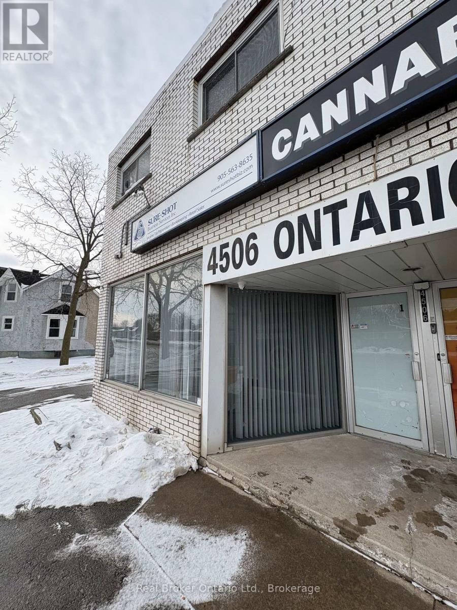 4506 Ontario Street, Lincoln (Beamsville), Ontario  L3J 0A9 - Photo 2 - X12776116