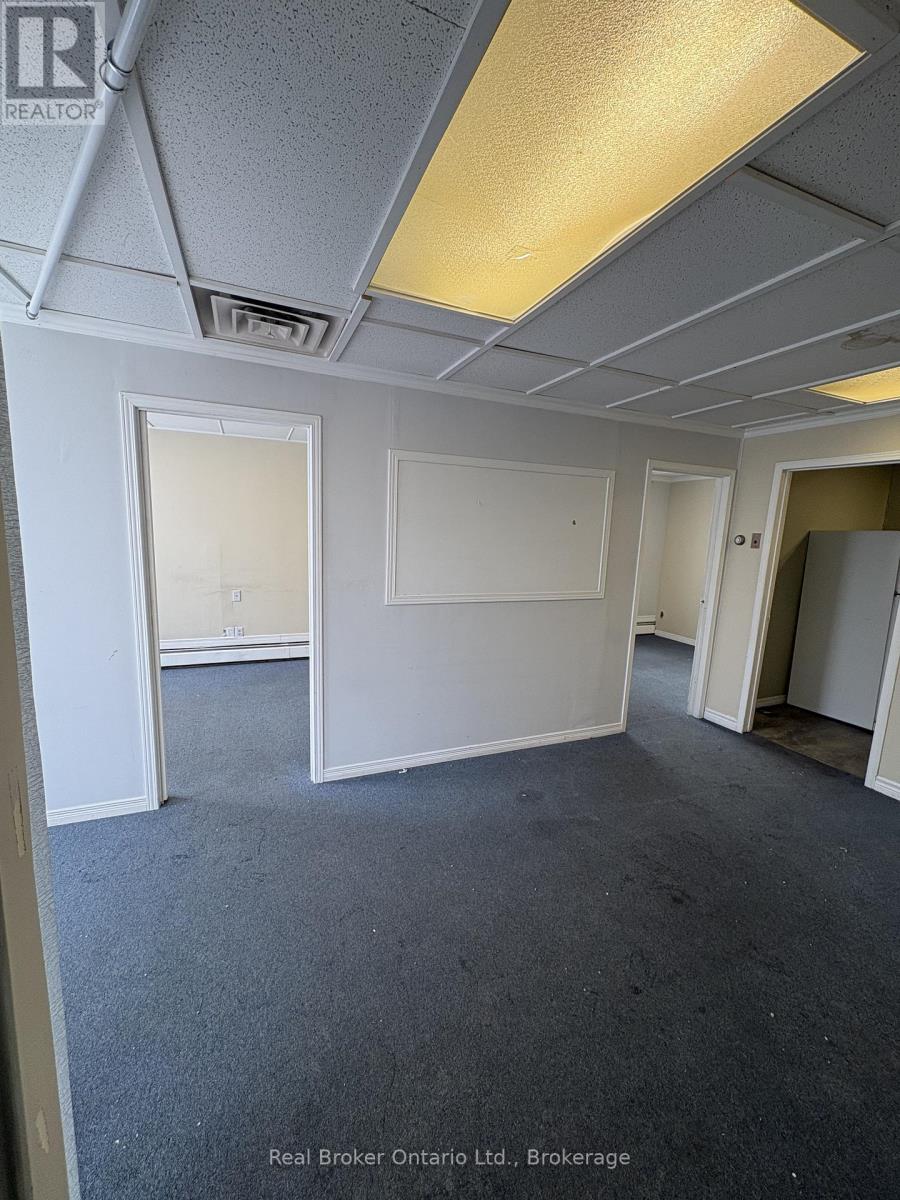 4506 Ontario Street, Lincoln (Beamsville), Ontario  L3J 0A9 - Photo 4 - X12776116