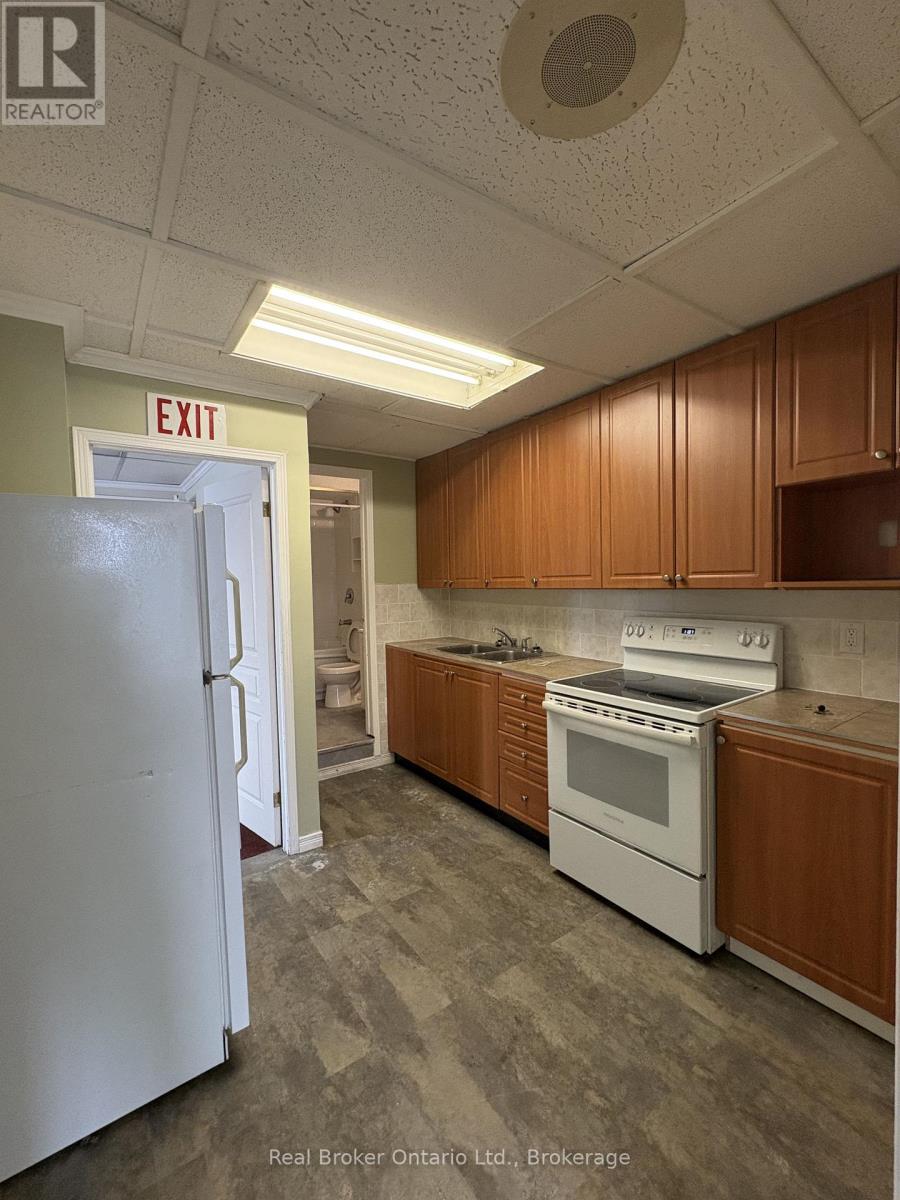 4506 Ontario Street, Lincoln (Beamsville), Ontario  L3J 0A9 - Photo 9 - X12776116