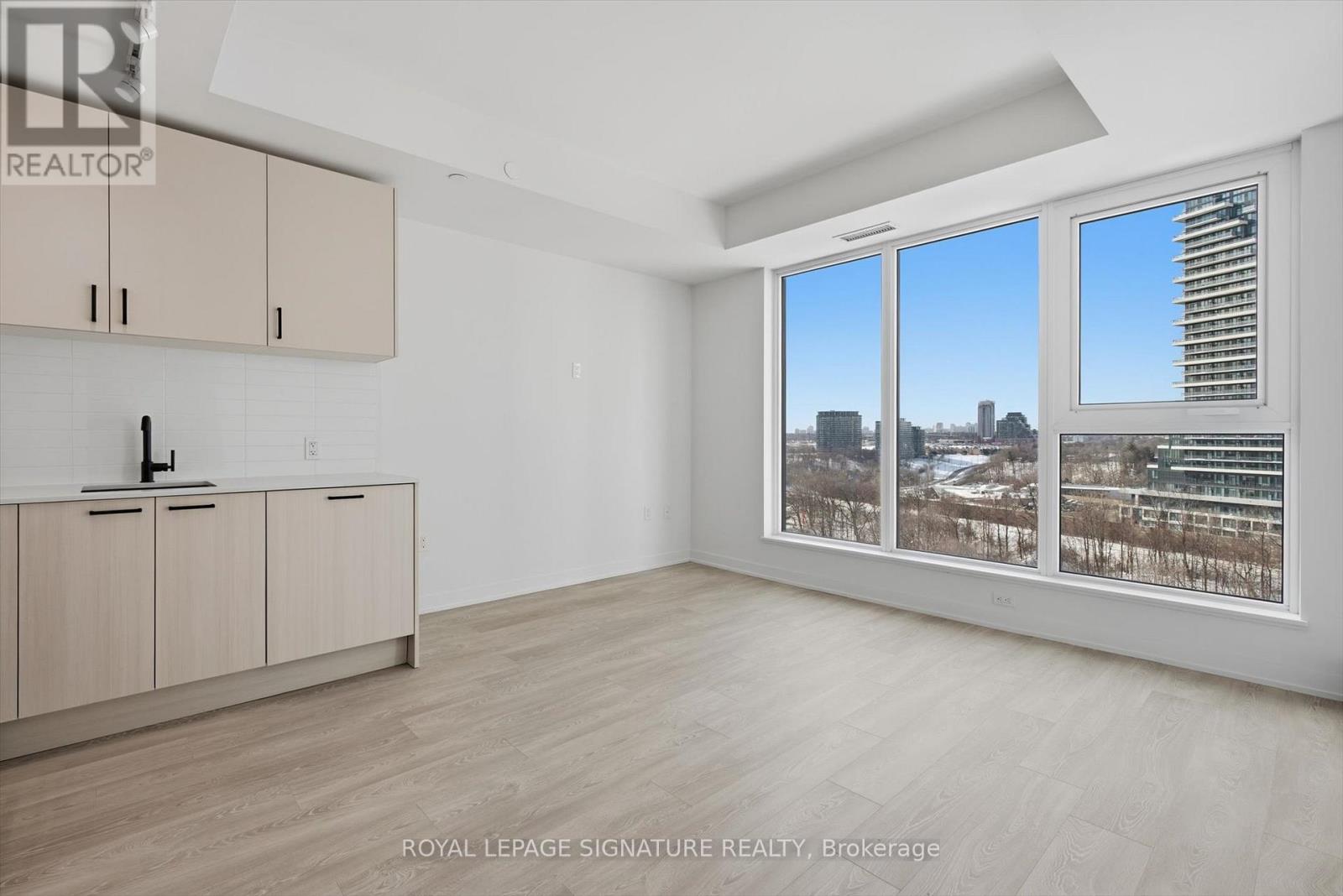 1104 - 1 Quarrington Lane, Toronto, Ontario  M3C 0S4 - Photo 3 - C12769994