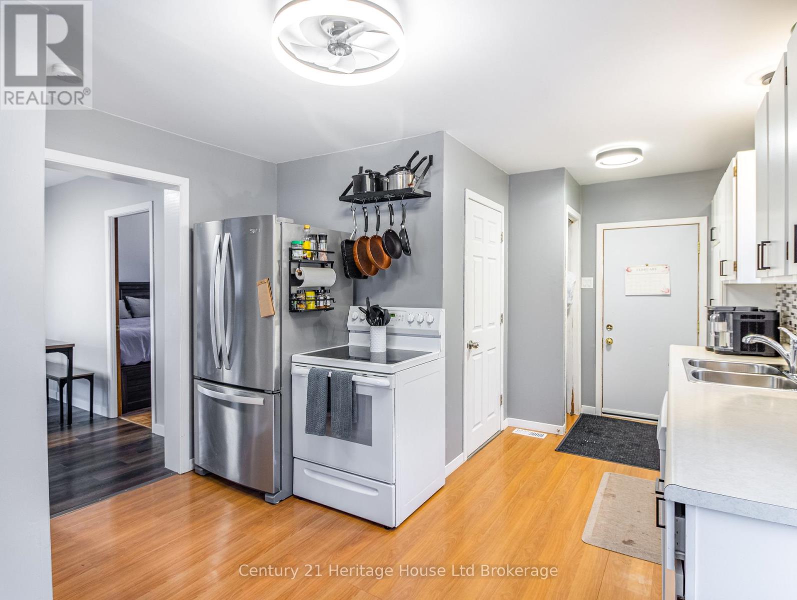 175 Canterbury Street, Ingersoll, Ontario  N5C 1E2 - Photo 6 - X12776234