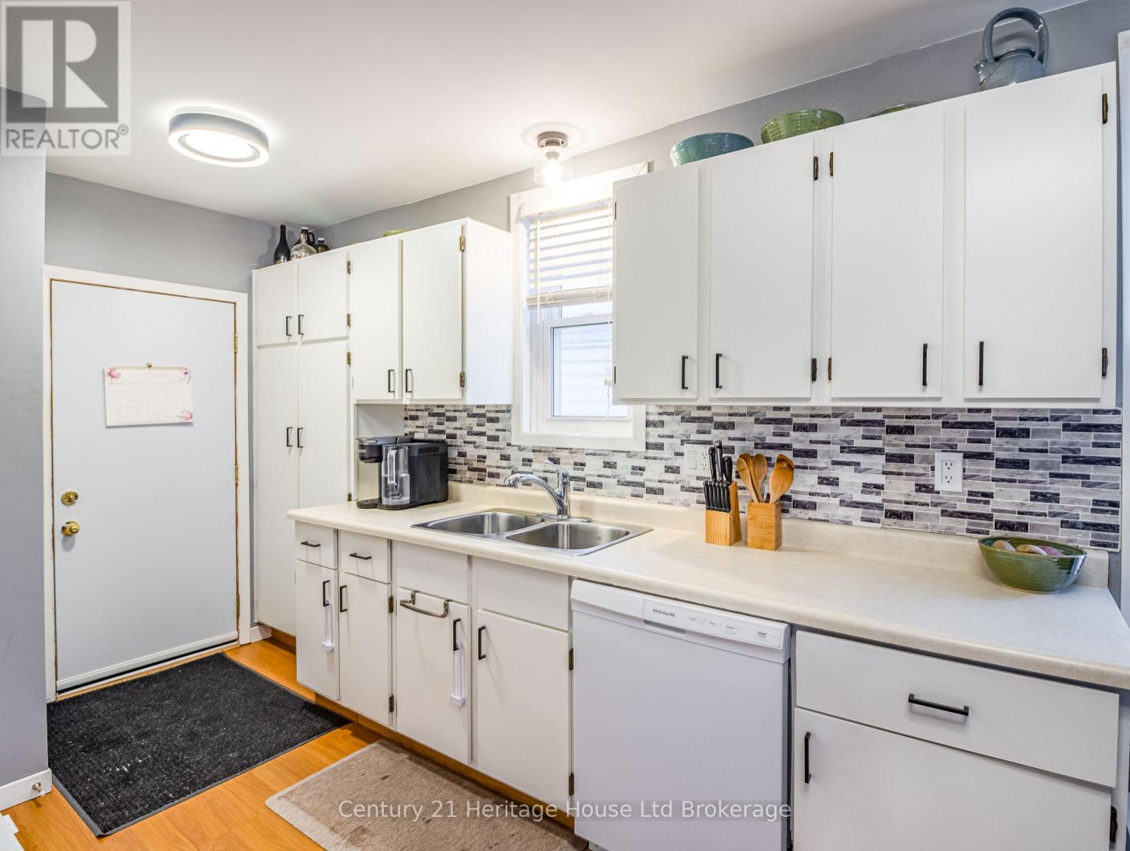 175 Canterbury Street, Ingersoll, Ontario  N5C 1E2 - Photo 7 - X12776234