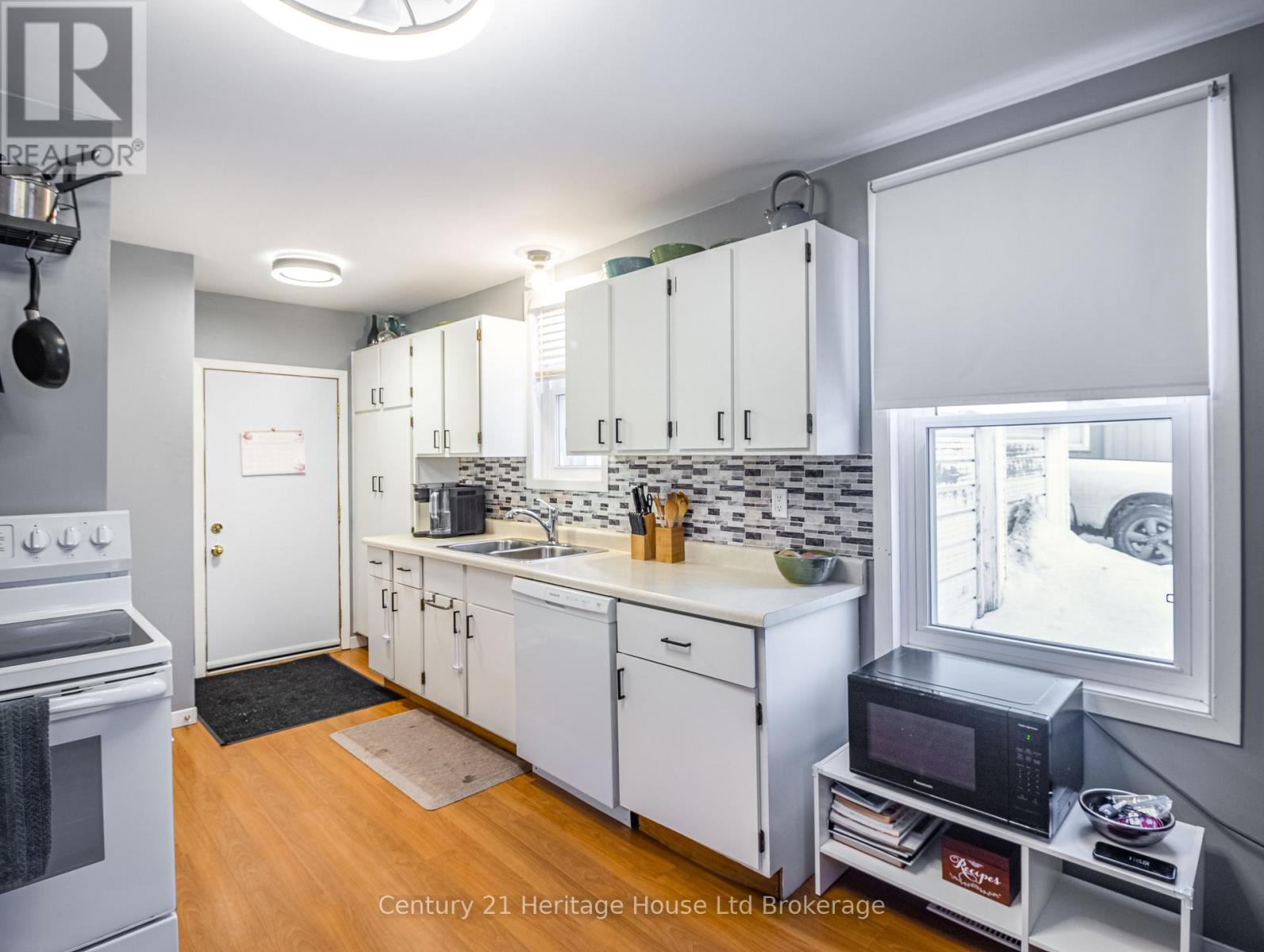 175 Canterbury Street, Ingersoll, Ontario  N5C 1E2 - Photo 9 - X12776234