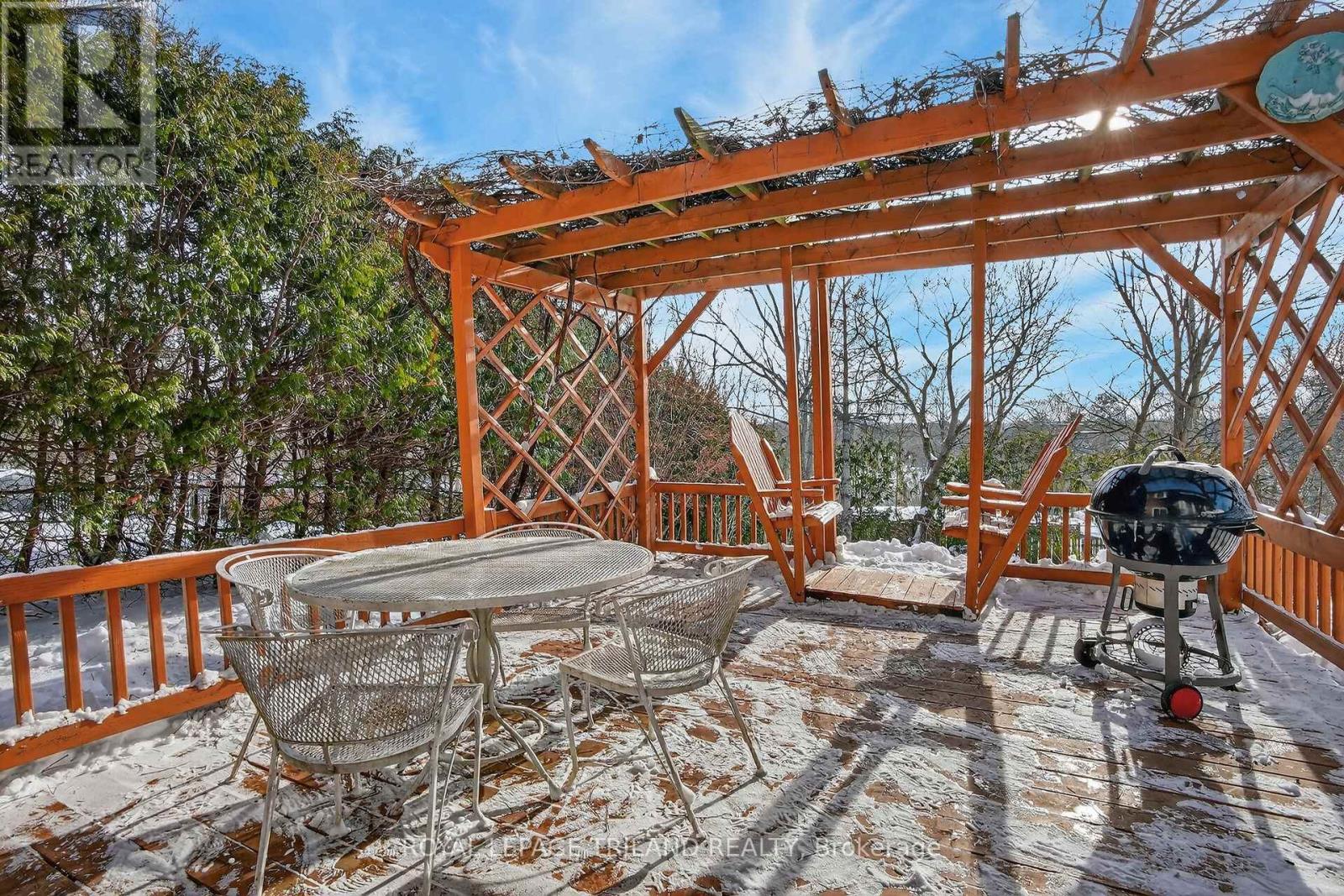 Photo 45 of 50 for 71 Chalfont Road