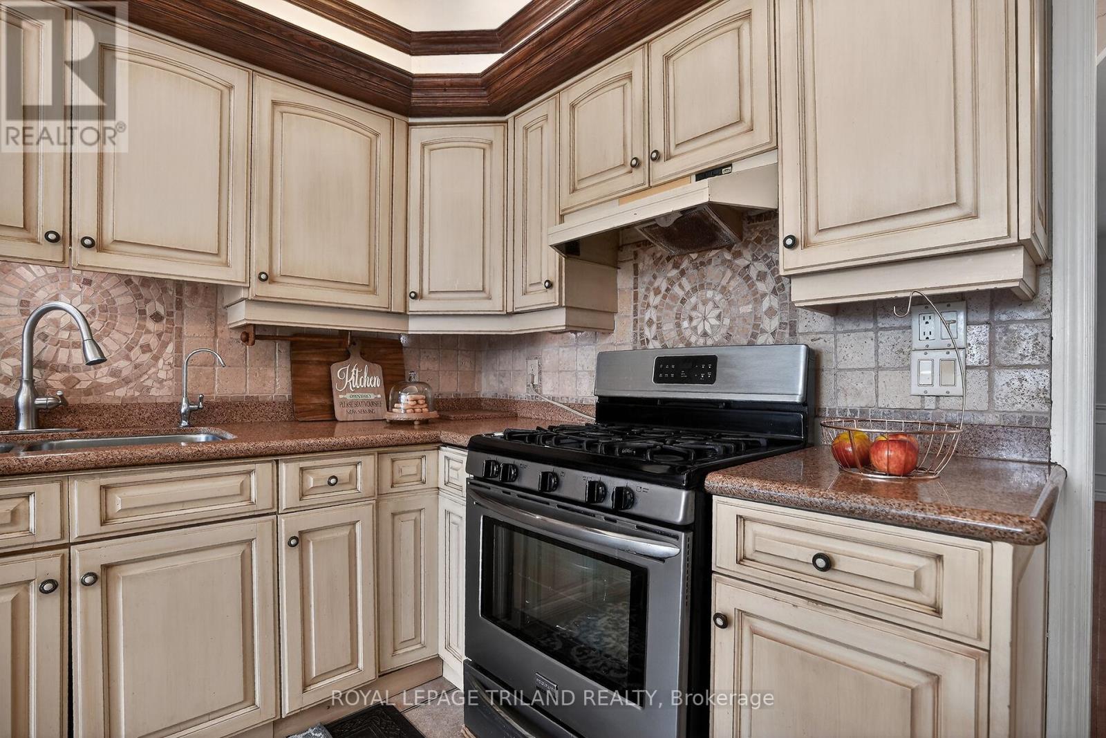 71 Chalfont Road, London North, Ontario  N6H 4Y5 - Photo 13 - X12776052