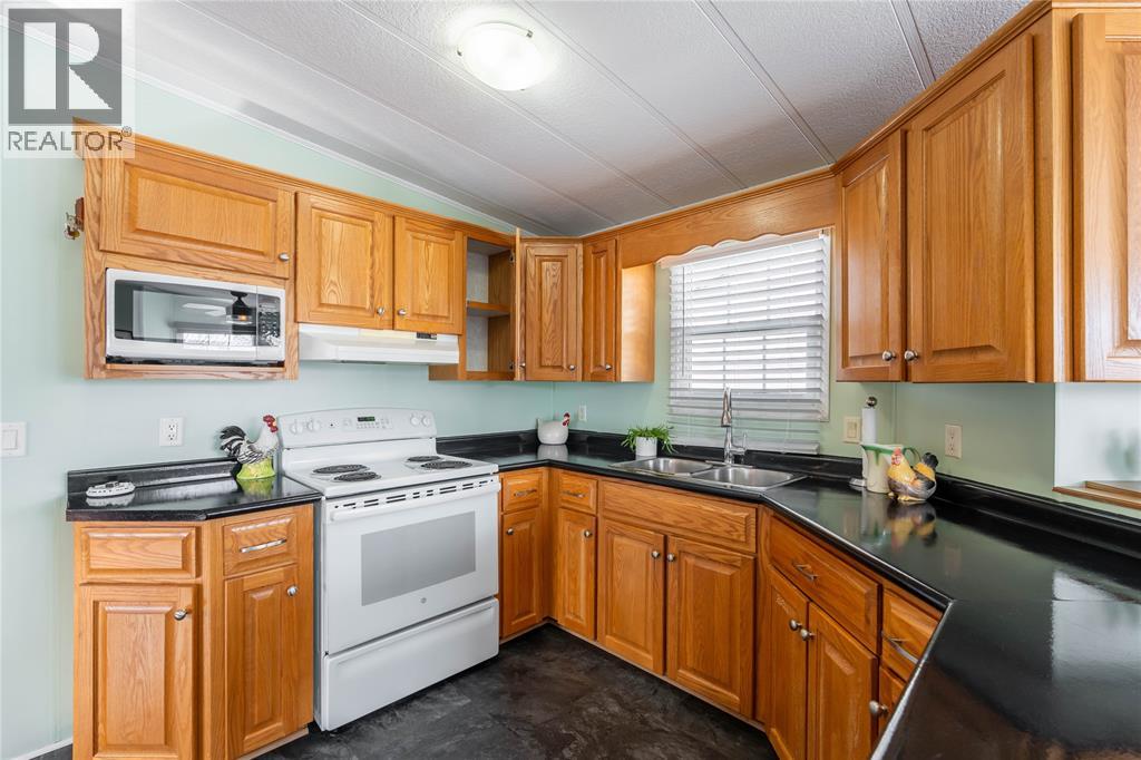 5700 Blackwell Sideroad Unit# 283, Sarnia, Ontario  N7W 1B7 - Photo 11 - 26002731