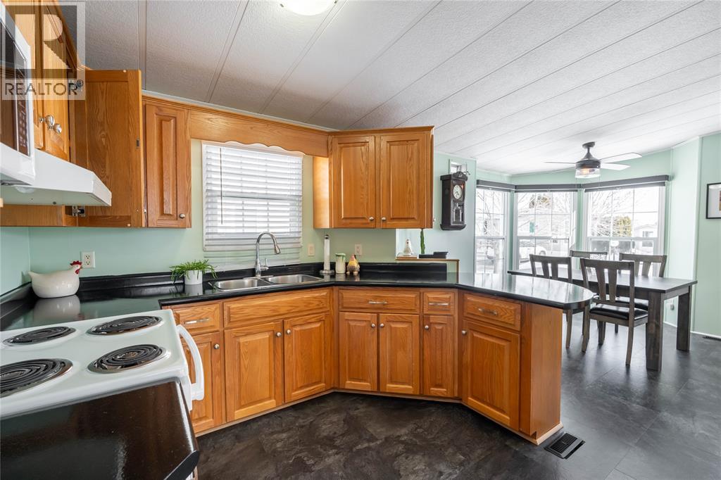 5700 Blackwell Sideroad Unit# 283, Sarnia, Ontario  N7W 1B7 - Photo 12 - 26002731