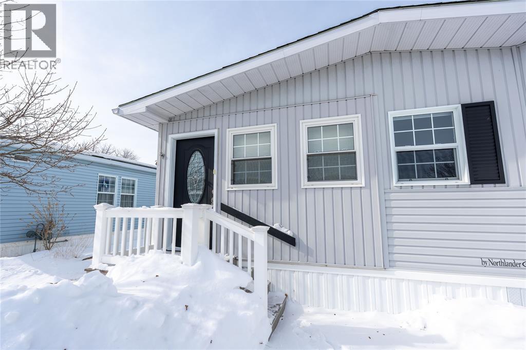 5700 Blackwell Sideroad Unit# 283, Sarnia, Ontario  N7W 1B7 - Photo 3 - 26002731