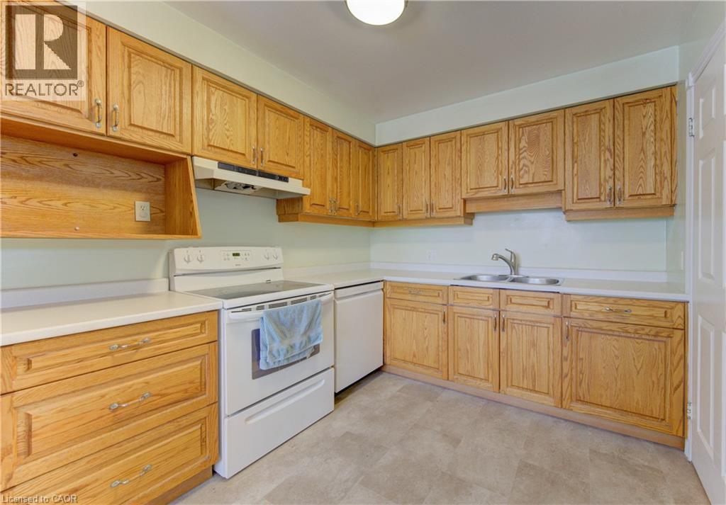 600 Mount Anne Drive Unit# A, Waterloo, Ontario  N2L 4W3 - Photo 10 - 40803865