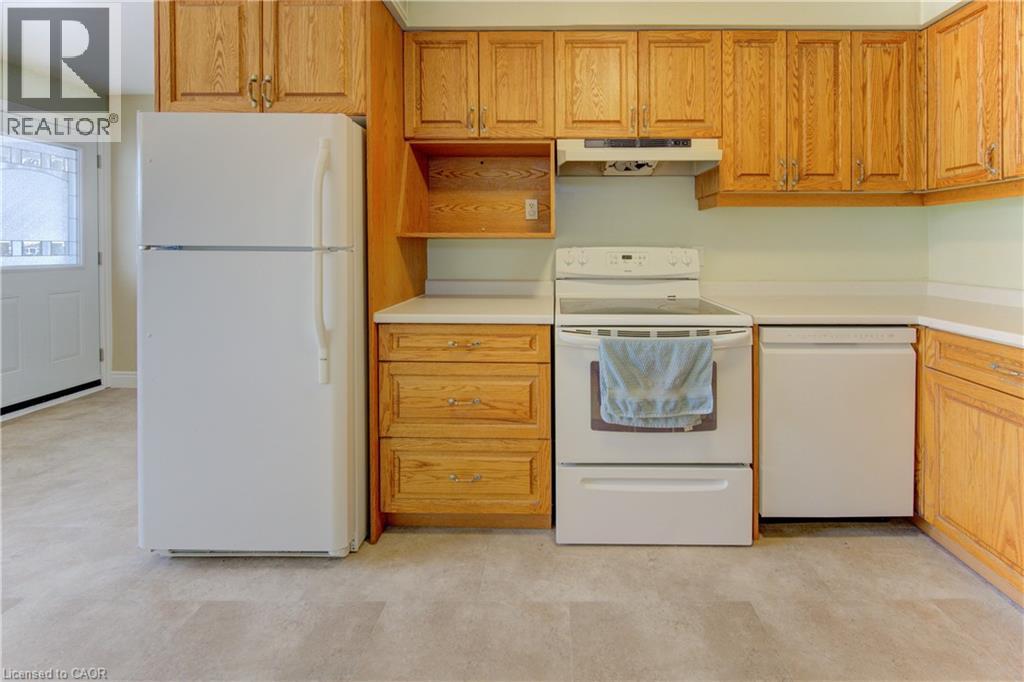 600 Mount Anne Drive Unit# A, Waterloo, Ontario  N2L 4W3 - Photo 11 - 40803865