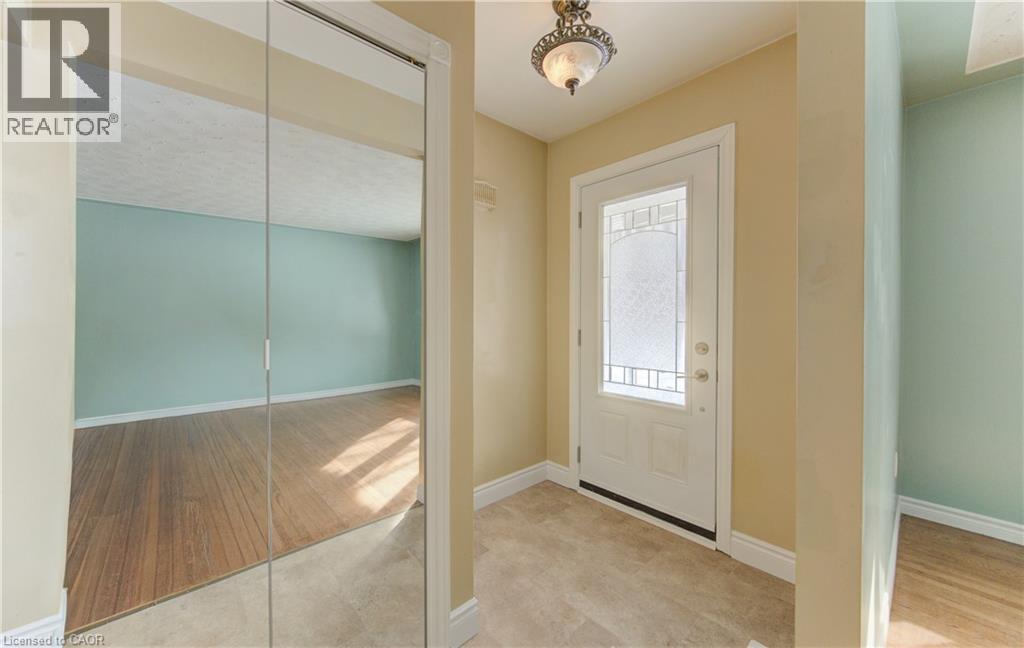 600 Mount Anne Drive Unit# A, Waterloo, Ontario  N2L 4W3 - Photo 3 - 40803865