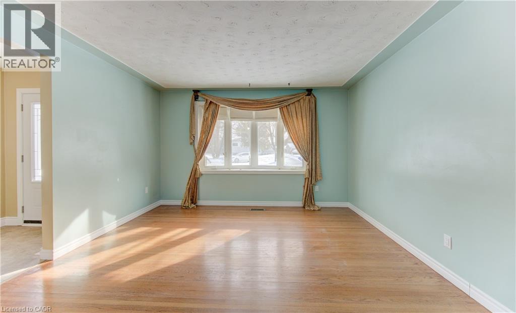 600 Mount Anne Drive Unit# A, Waterloo, Ontario  N2L 4W3 - Photo 5 - 40803865