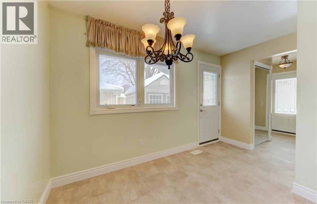 600 Mount Anne Drive Unit# A, Waterloo, Ontario  N2L 4W3 - Photo 13 - 40803865