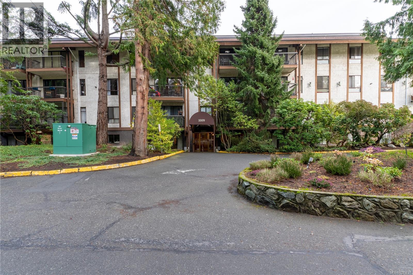 203 1009 McKenzie Ave, Saanich, British Columbia