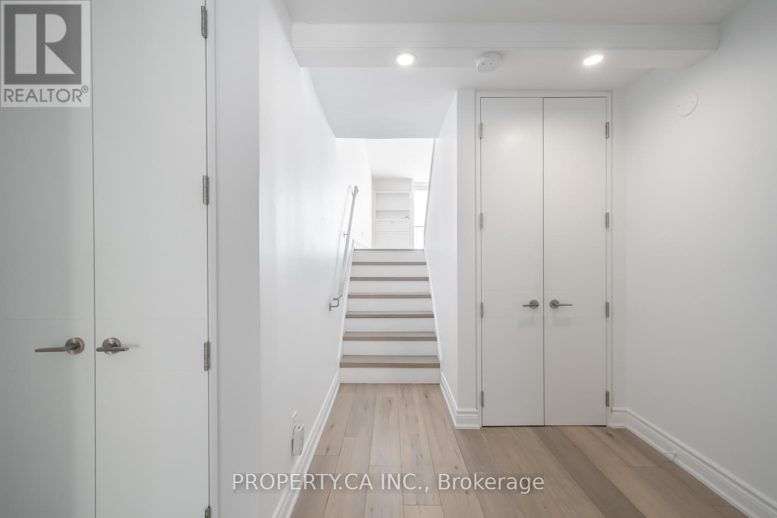 2804 - 33 Harbour Square, Toronto, Ontario  M5J 2G2 - Photo 11 - C12776062