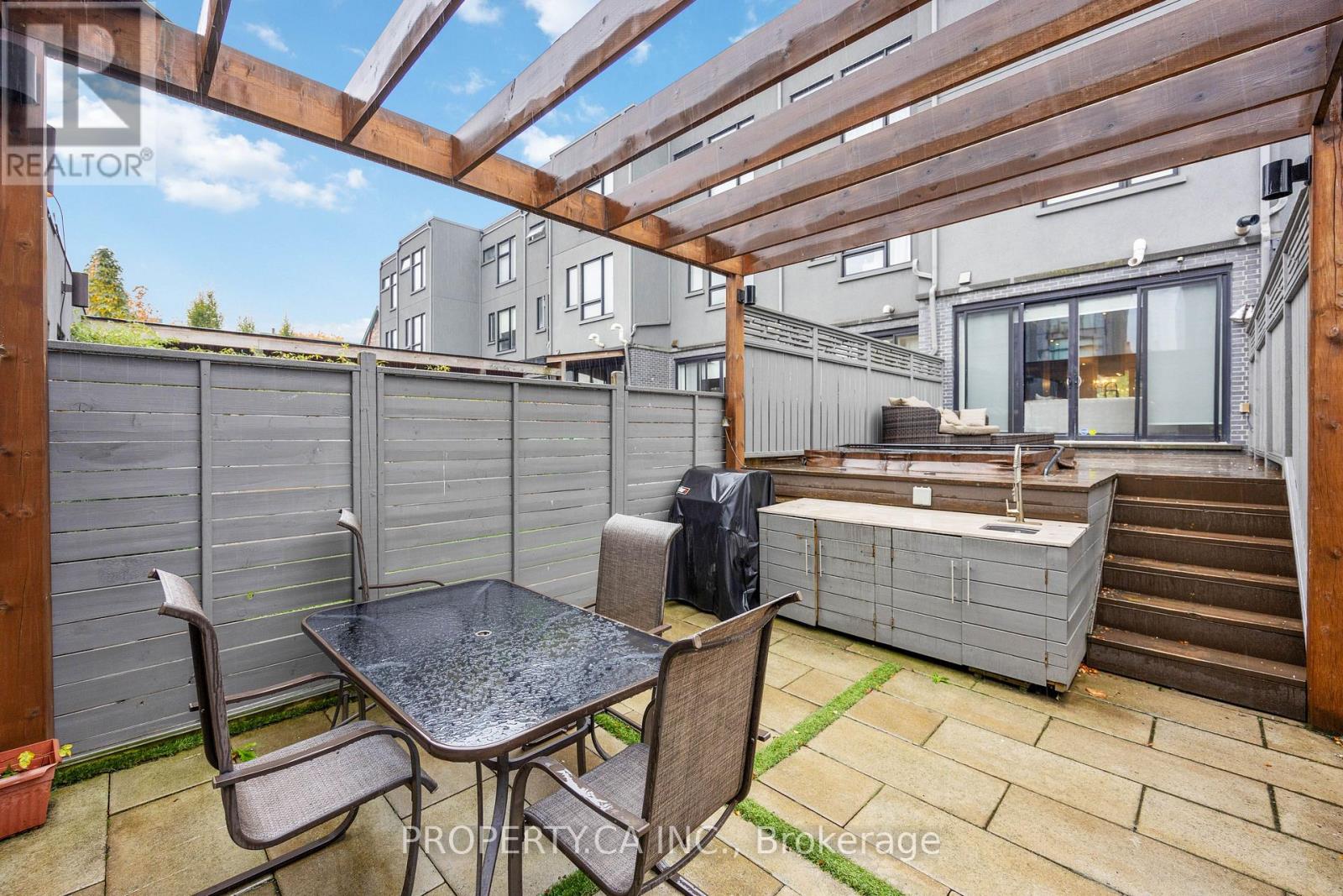 265 Roxton Road, Toronto, Ontario  M6G 3R1 - Photo 10 - C12776090