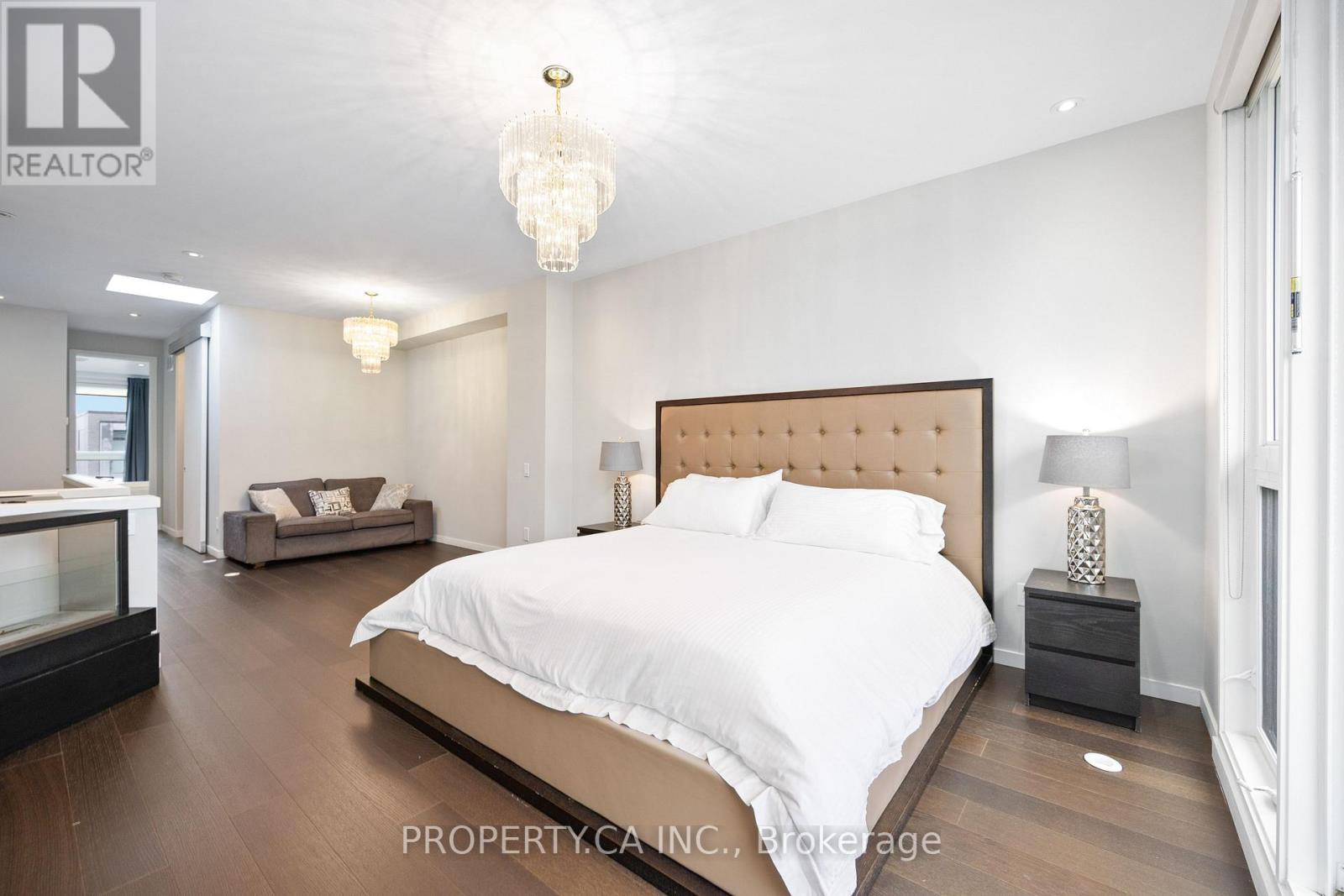 265 Roxton Road, Toronto, Ontario  M6G 3R1 - Photo 19 - C12776090