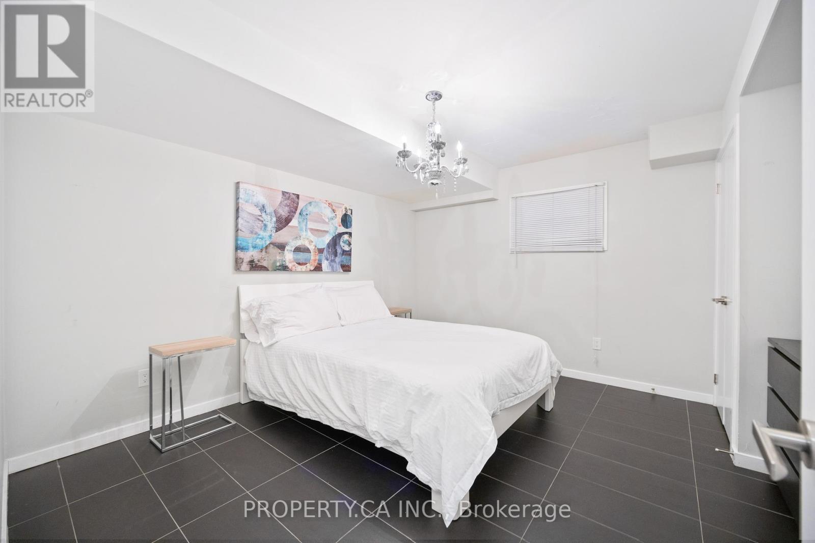 265 Roxton Road, Toronto, Ontario  M6G 3R1 - Photo 34 - C12776090