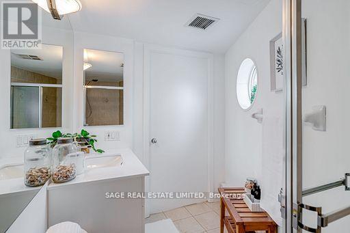 819 - 600 Queens Quay W, Toronto, Ontario  M5V 3M3 - Photo 10 - C12776102