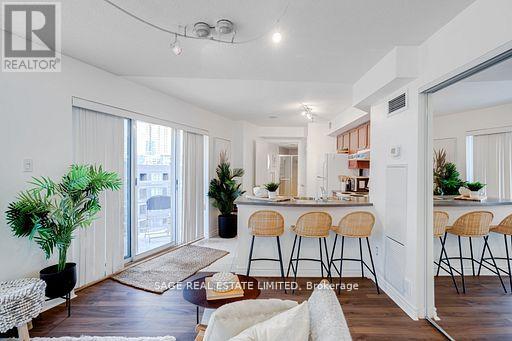 819 - 600 Queens Quay W, Toronto, Ontario  M5V 3M3 - Photo 5 - C12776102