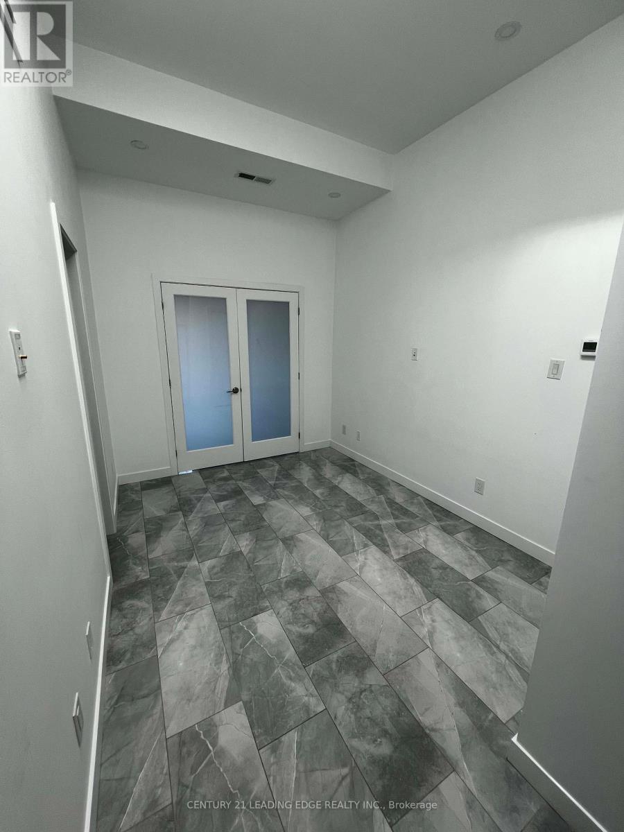 Unit B - 1375 Bathurst Street, Toronto, Ontario  M5R 3H8 - Photo 3 - C12776238