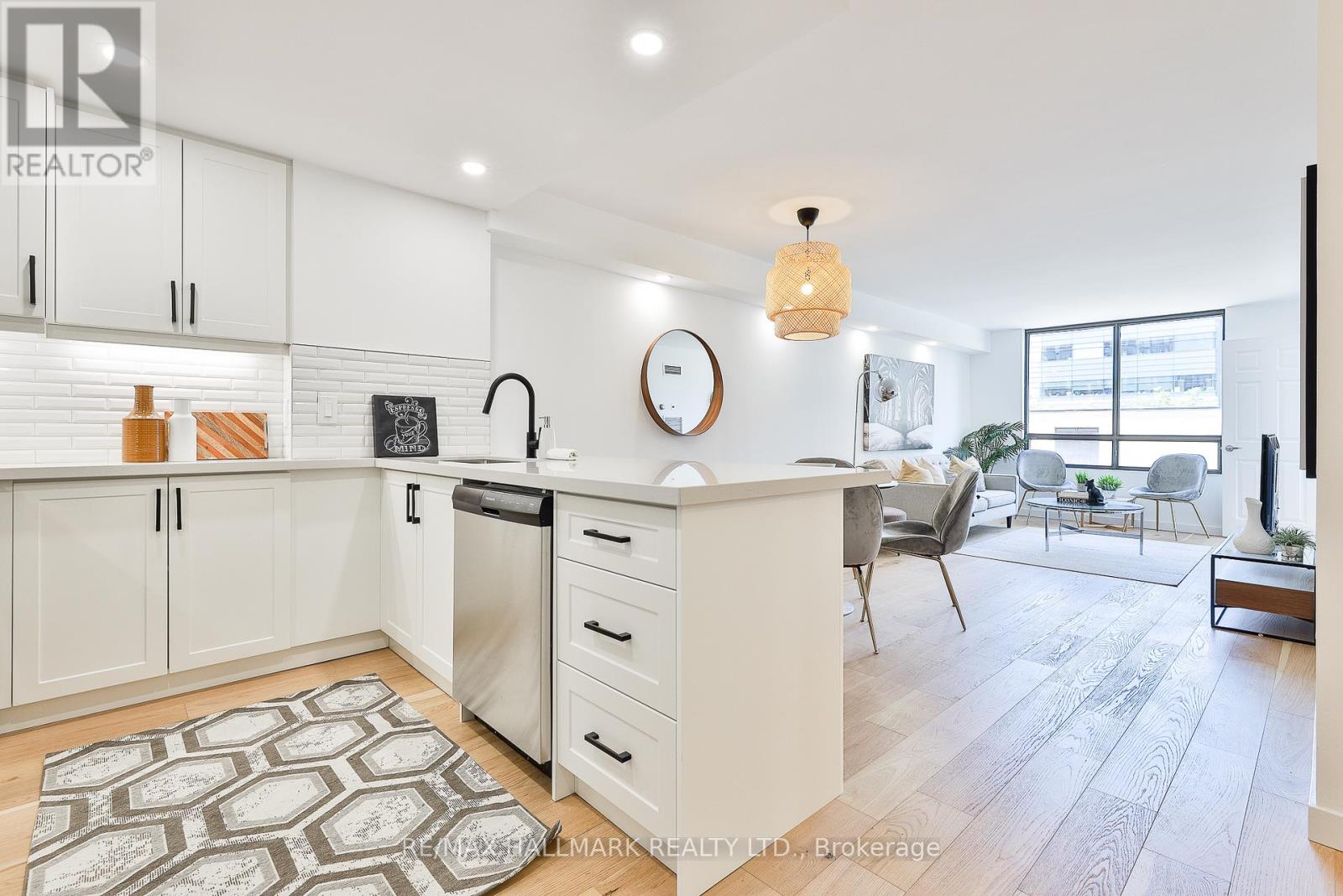 402 - 117 Gerrard Street E, Toronto, Ontario  M5B 2L4 - Photo 1 - C12776252