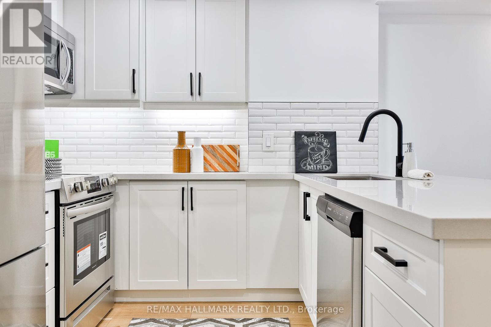 402 - 117 Gerrard Street E, Toronto, Ontario  M5B 2L4 - Photo 2 - C12776252