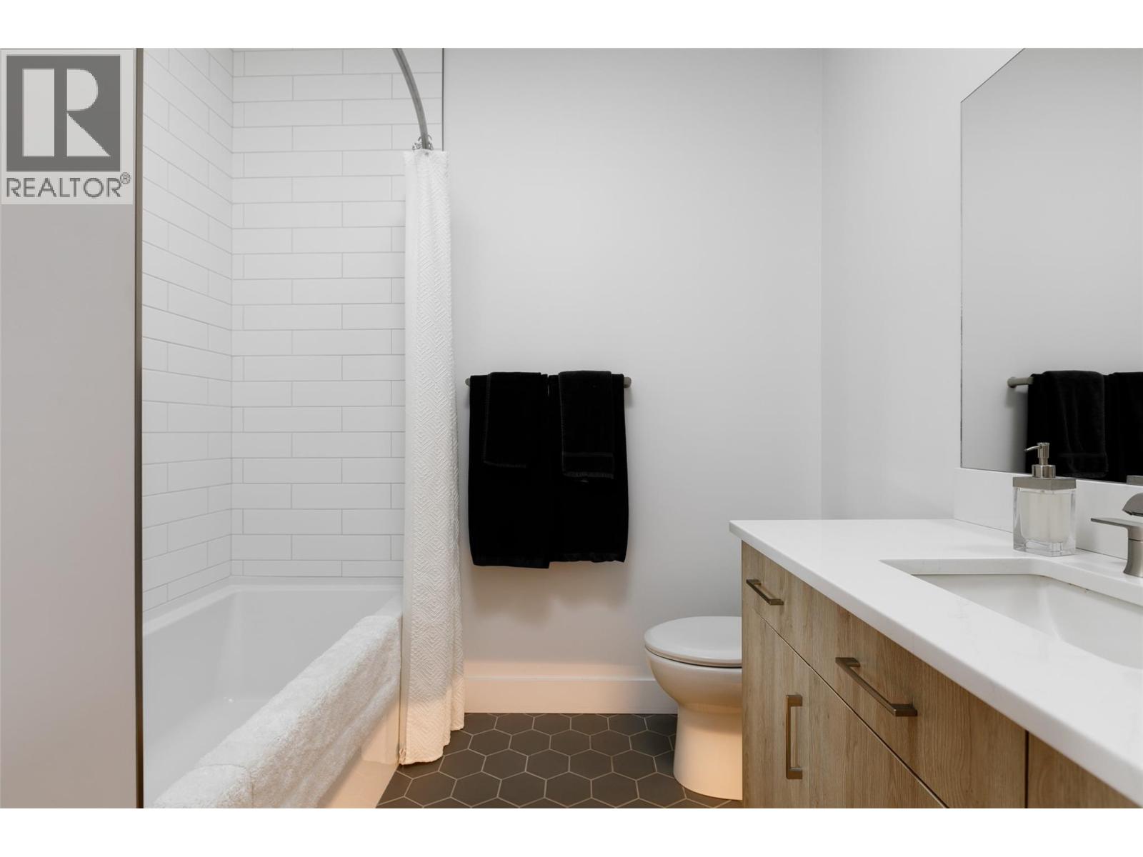 865 Patterson Avenue Kelowna Photo 14