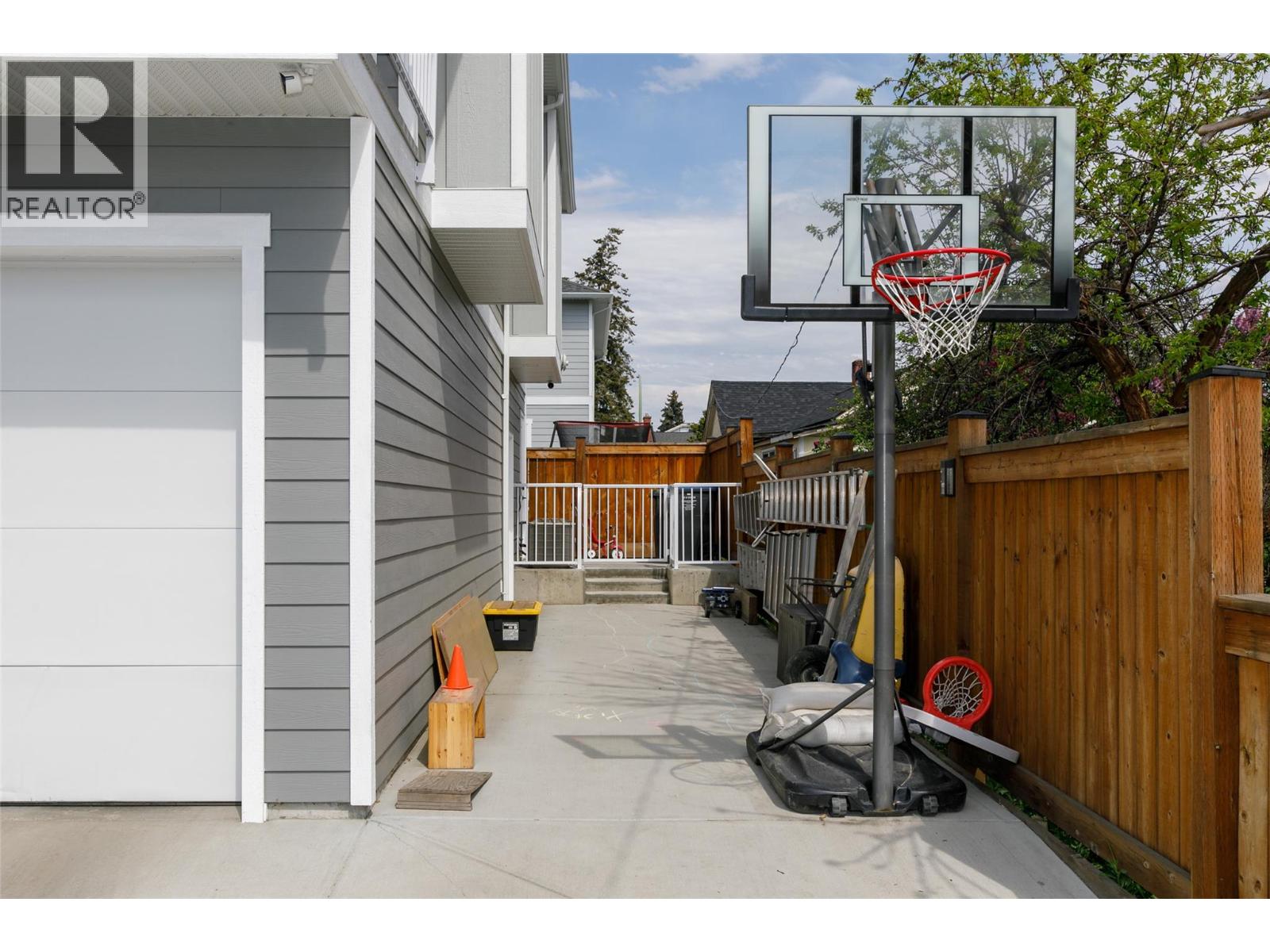 865 Patterson Avenue Kelowna Photo 17