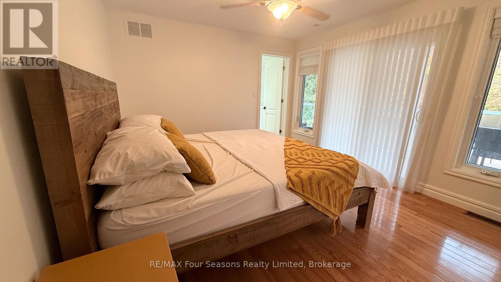 37 Silver Lake Crescent, South Bruce Peninsula, Ontario  N0H 2G0 - Photo 18 - X12494692