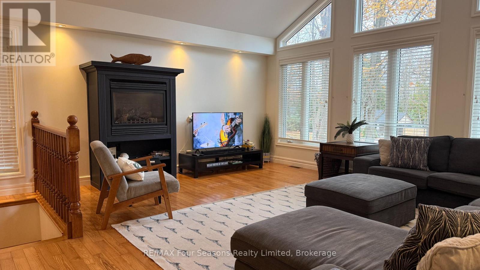 37 Silver Lake Crescent, South Bruce Peninsula, Ontario  N0H 2G0 - Photo 8 - X12494692