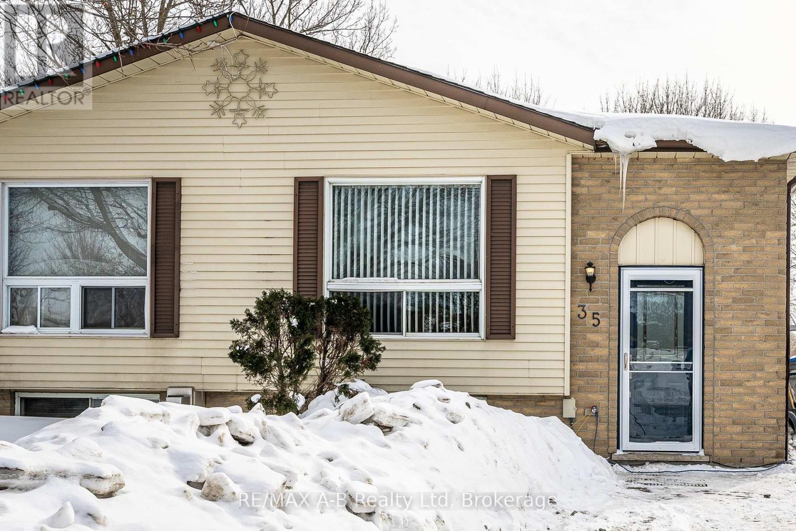 35 MAXWELL STREET, St. Marys, Ontario